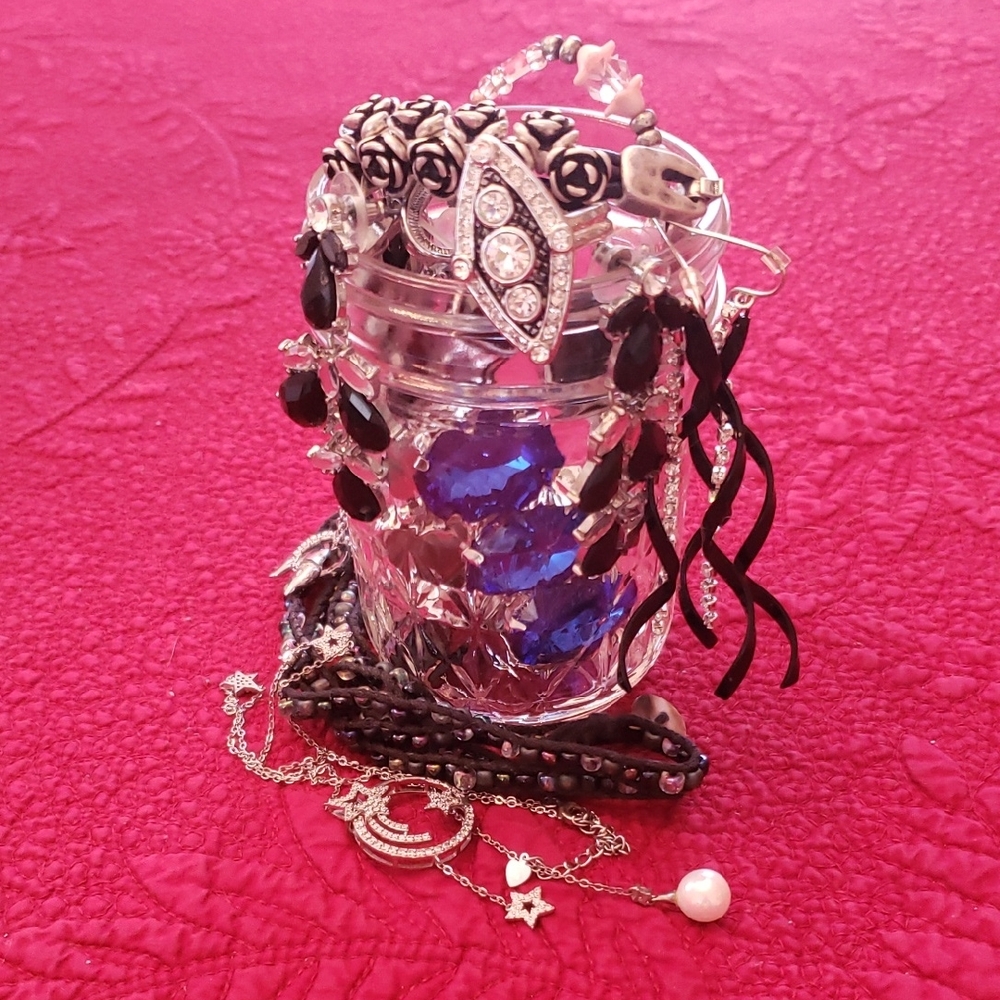 Silver & Black Jewlery Jar w/ 925 Sterling  Necklace